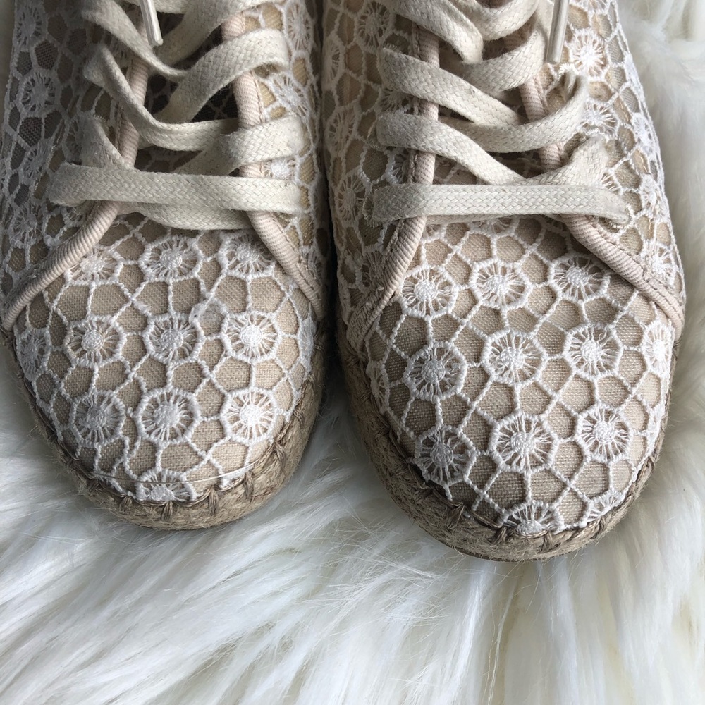 Lace like overlay over canvas  Tom Sneakers